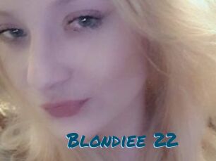 Blondiee_22