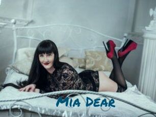 Mia_Dear_