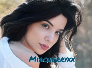 Miacherryxx